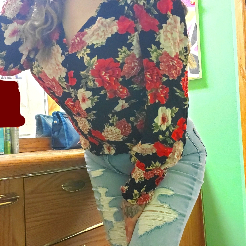 American Eagle cropped blouse top